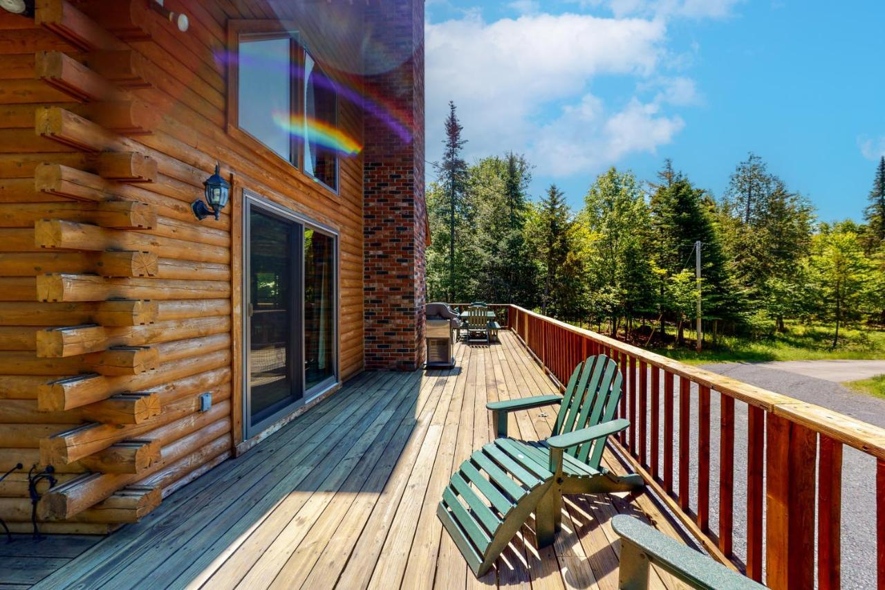 Mooseleuk Lodge The Highlands Exterior photo